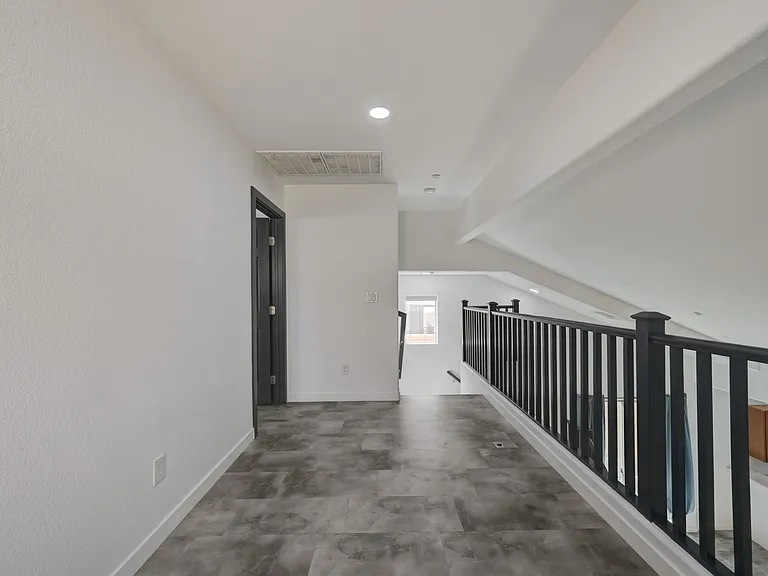 9929 Markhorn Ct — Photo 32