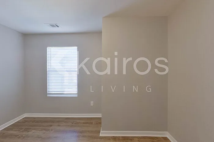 220 Long Island Dr — Photo 9