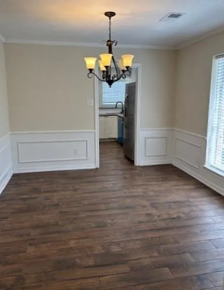 4 bed, 2.5 bath, 2440 sqft, $2,300 — Photo 3