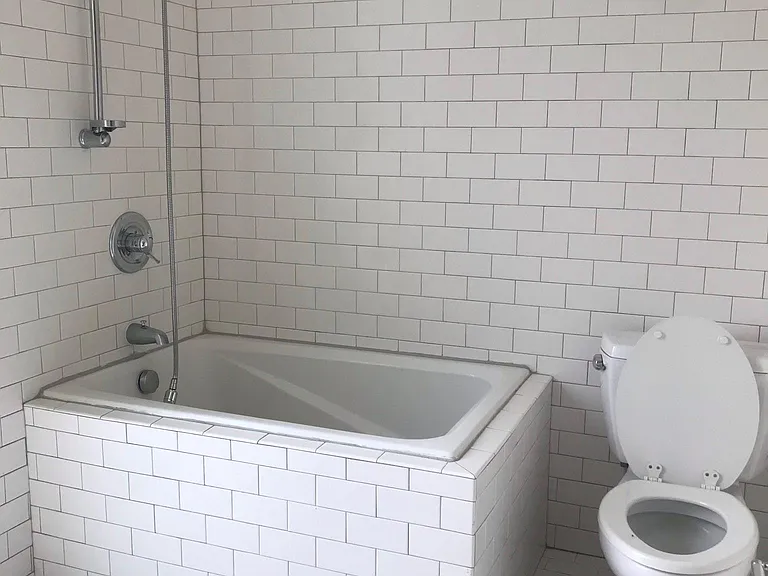 5214 N Williams Ave — Photo 4