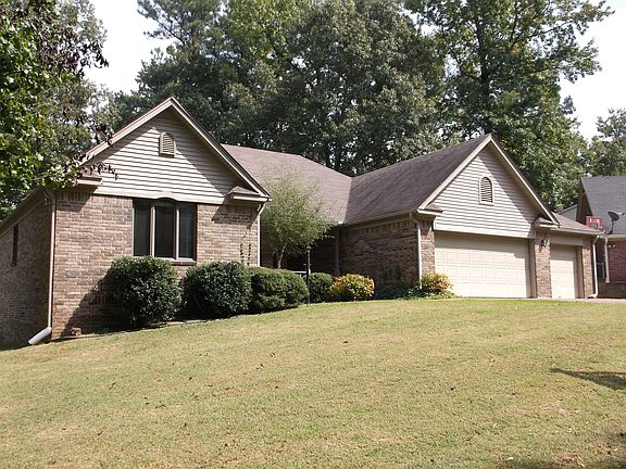 2nd image of 808 N Park Dr