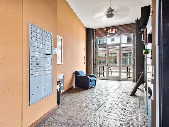 5th image of 1510 W Broad St Unit 304