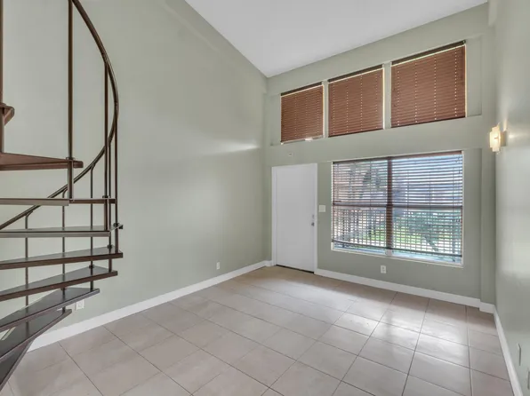 4171 NW 26TH Street #T2, Lauderhill, FL 33313