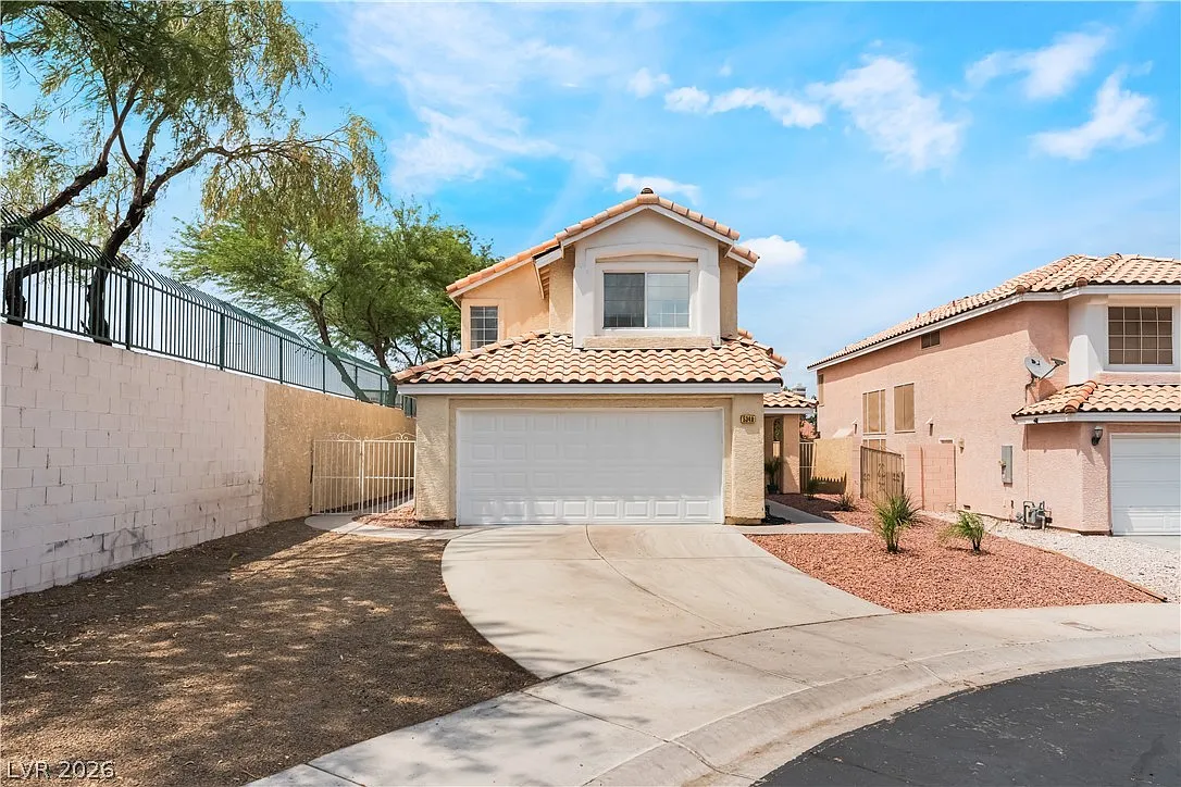 3 bed, 2.5 bath, 1635 sqft, $2,150 — Photo 2