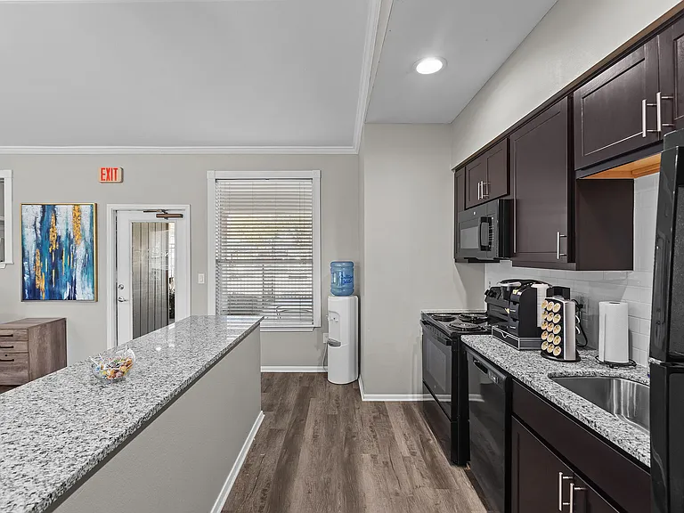 Encino Park Apartments — Photo 13