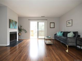 135 Village Square Dr APT 2, New Britain, CT 06053