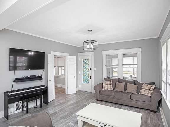 5th image of 2301 Lincolnway St