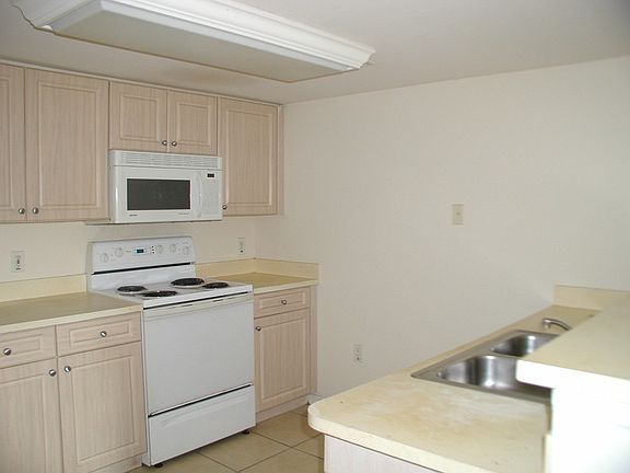 3rd image of 1753 4 Mile Cove Pkwy APT 120