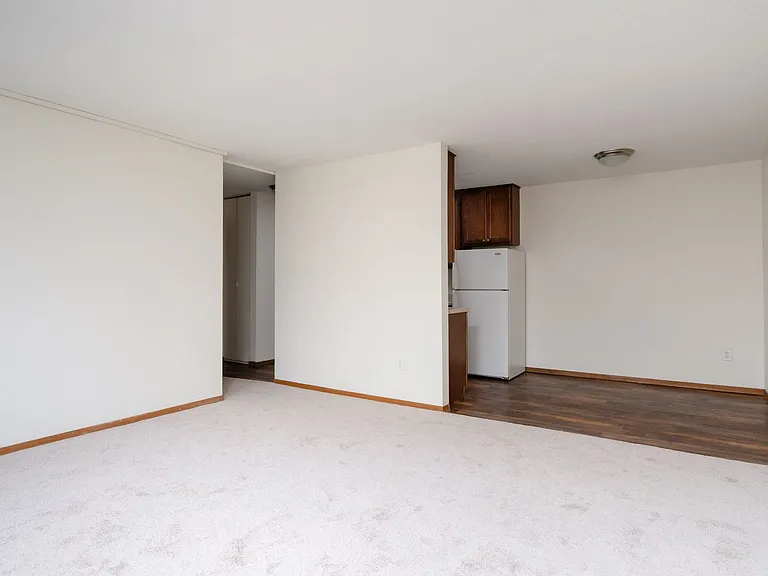 2211 Colfax Ave S — Photo 13
