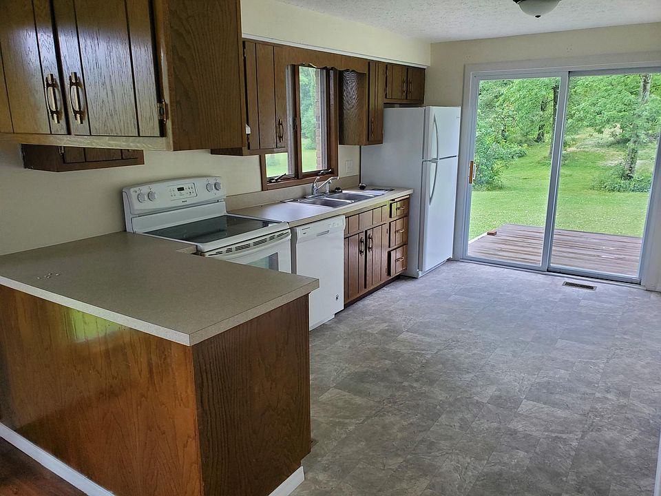 1st image of 2272 Lakecrest Dr