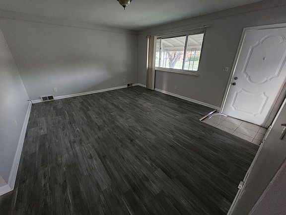 3rd image of 6241 N Waverly St