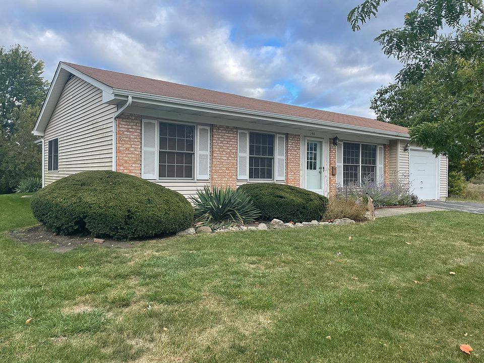 1st image of 140 Meadowbrook Ln