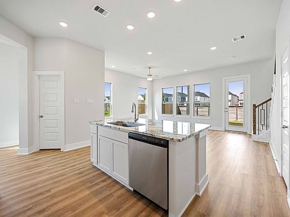 13424 Sun Cay Drive - Mac Arthur - Kitchen