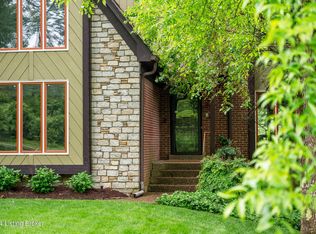 2312 Fallsview Rd, Indian Hills, KY 40207