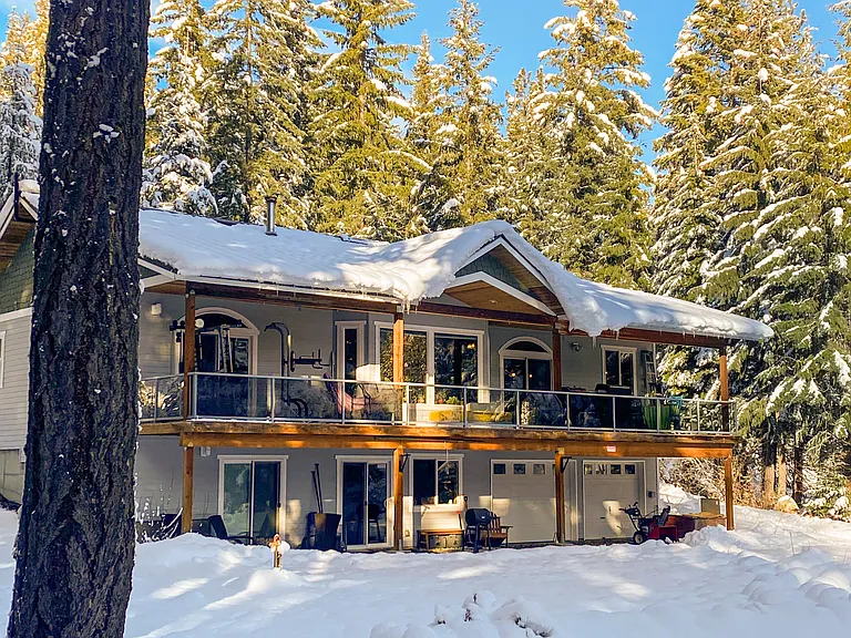 2201 Salal Dr — Photo 17