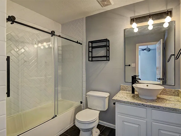 1214 Cleveland St — Photo 11