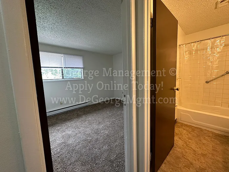Oak Ridge Manor Apartments — Photo 36