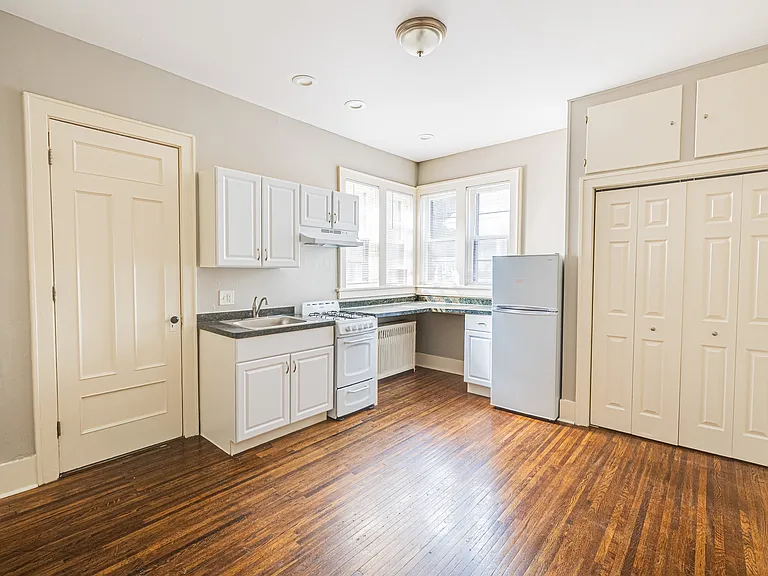 43 Vick Park #1A — Photo 5