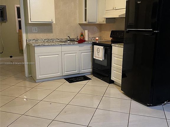 3rd image of 1770 N Meador Ct