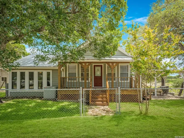 582 SCENIC CIR, Lakehills, TX 78063