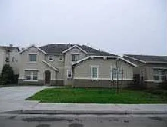 5249 E Geary St photo 1
