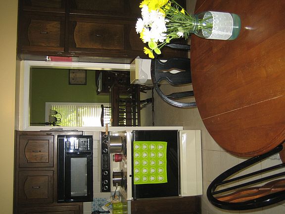 4th image of 400 NE Wild Plum Ct