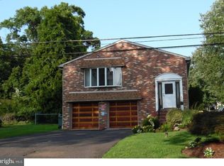 3 W Endfield Rd, Feasterville Trevose, PA 19053