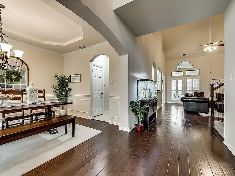 411 Sunnyside Ln — Photo 4