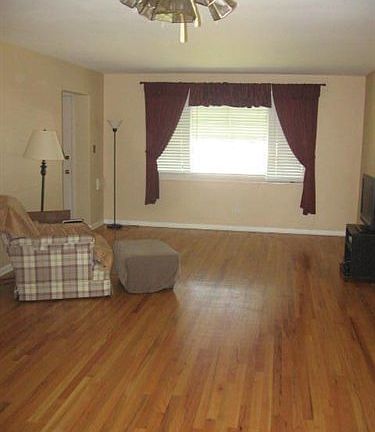 2nd image of 4001 W 176th St