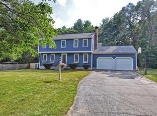 12 Flintlocke Rd, Franklin, MA 02038