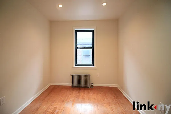 Rented by Link NY Realty | media 12