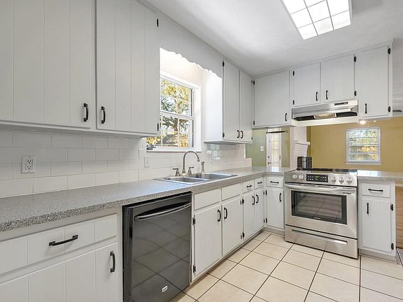 4th image of 4464 Widgeon Way