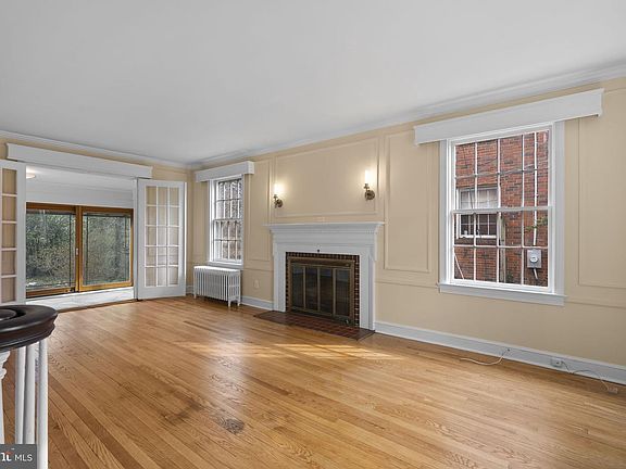 4th image of 6413 Adelphi Rd