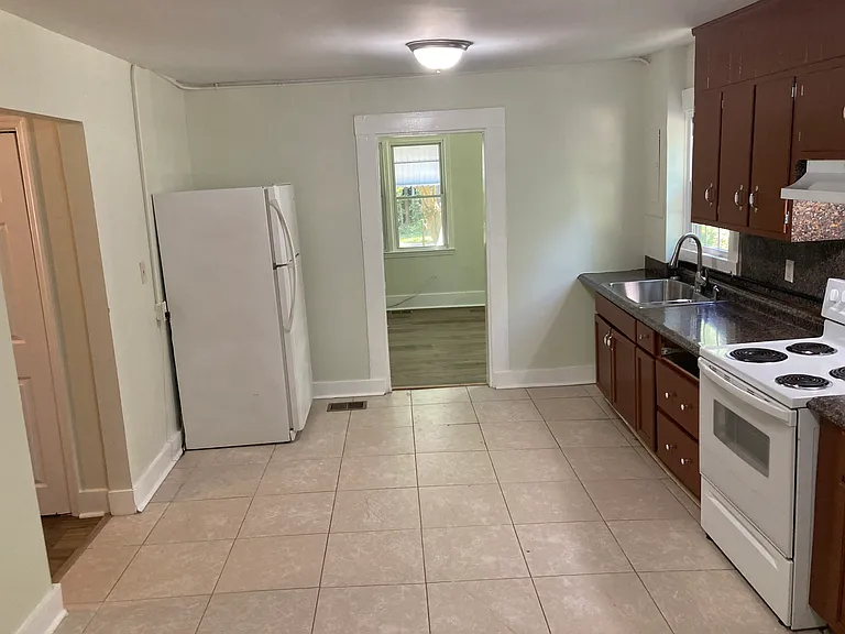 5148 W Herring St — Photo 4
