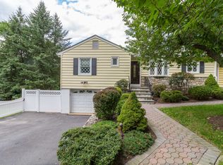 30 Greenfield Rd, Mahopac, NY 10541