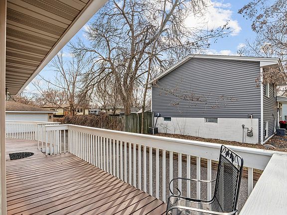 5th image of 950 Blackoaks Ln