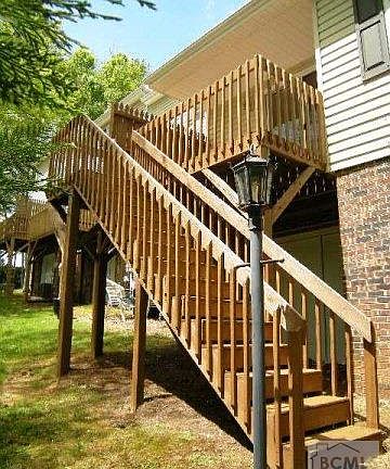 3rd image of 1222 Camelot Ct NE