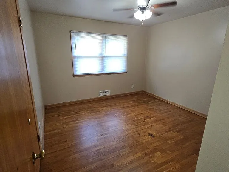 322 Webster St — Photo 33