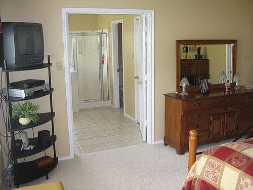 5th image of 504 Arapaho Dr