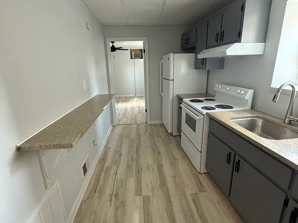 701 Main St #1