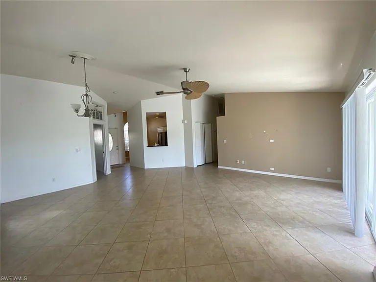 12781 Eagle Pointe Cir — Photo 10
