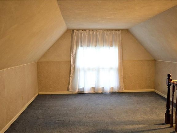 3rd image of 13 E Main St