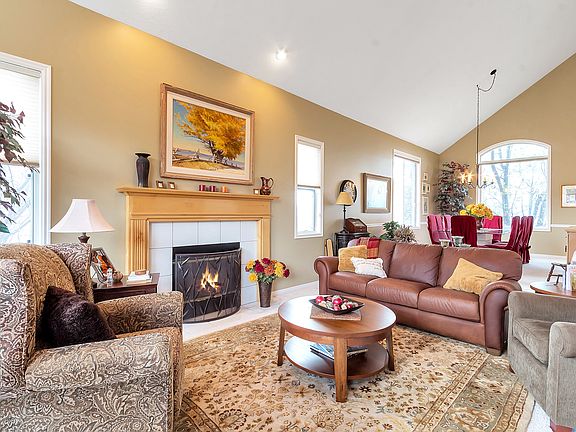Vaulted living & dining room