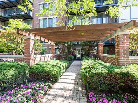 2nd image of 1633 2nd St APT 303