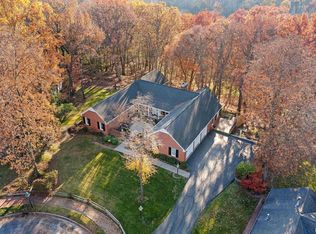 6203 N Jamestown Rd, Peoria, IL 61615