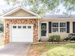 27 Kirby Rd, Asheville, NC 28806