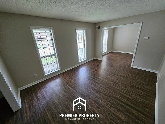 6329 Ridge Manor Dr — Photo 2