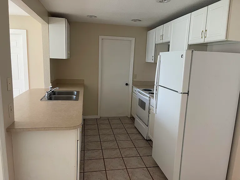 5633 Auld Ln — Photo 12
