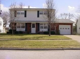 3246 Stafford Dr, Oregon, OH 43616