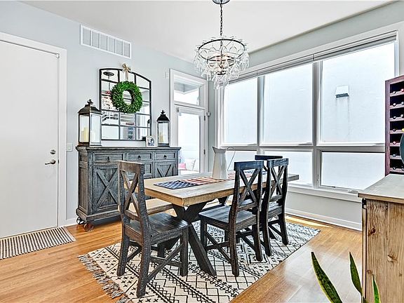 5th image of 515 Oak St